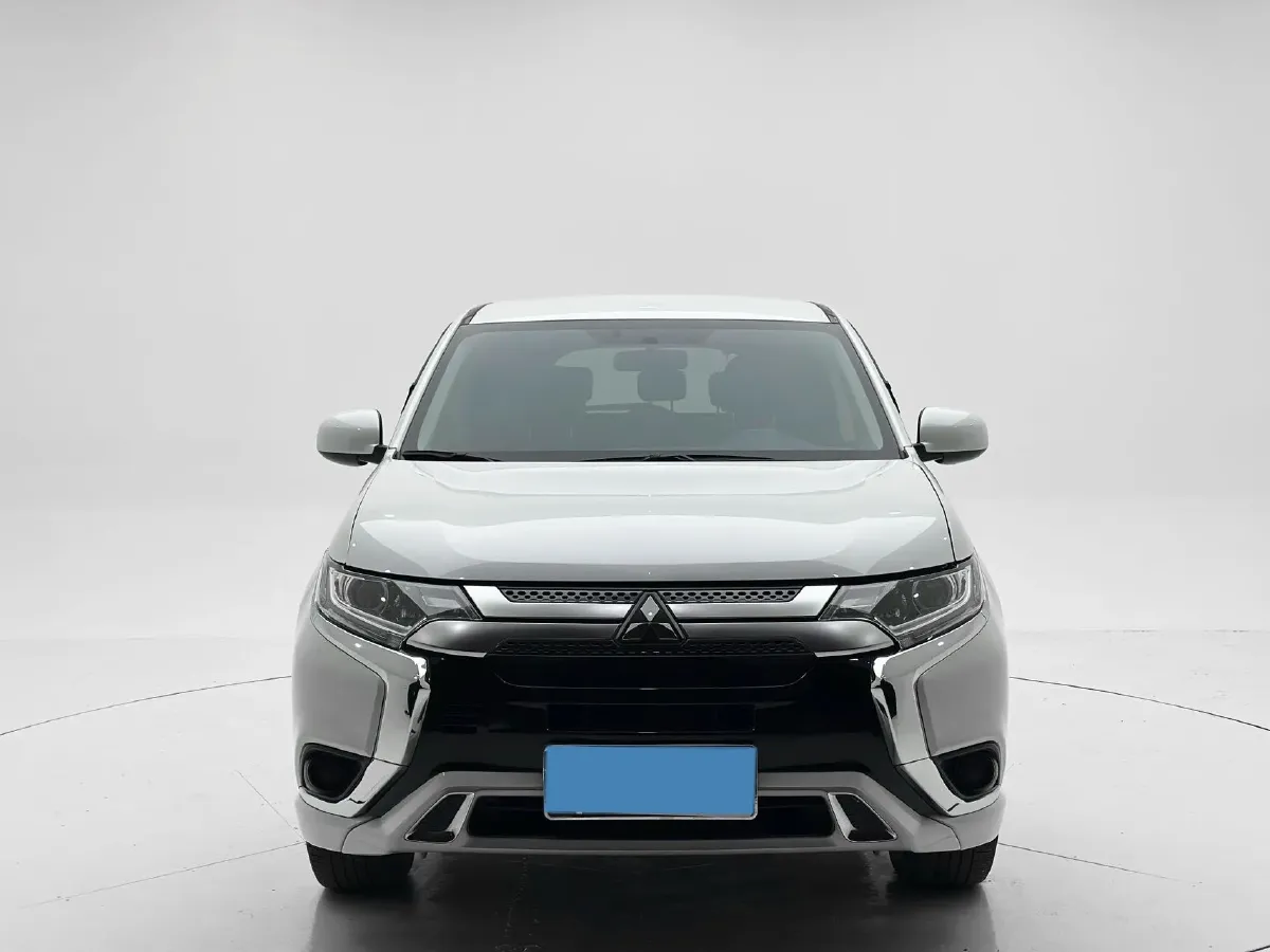 2021 Mitsubishi Outlander 2.0L 166HP L4 CVT,autocango,china used car exporter,china ev exporter,chinese used car exporter,chinese used ev exporter