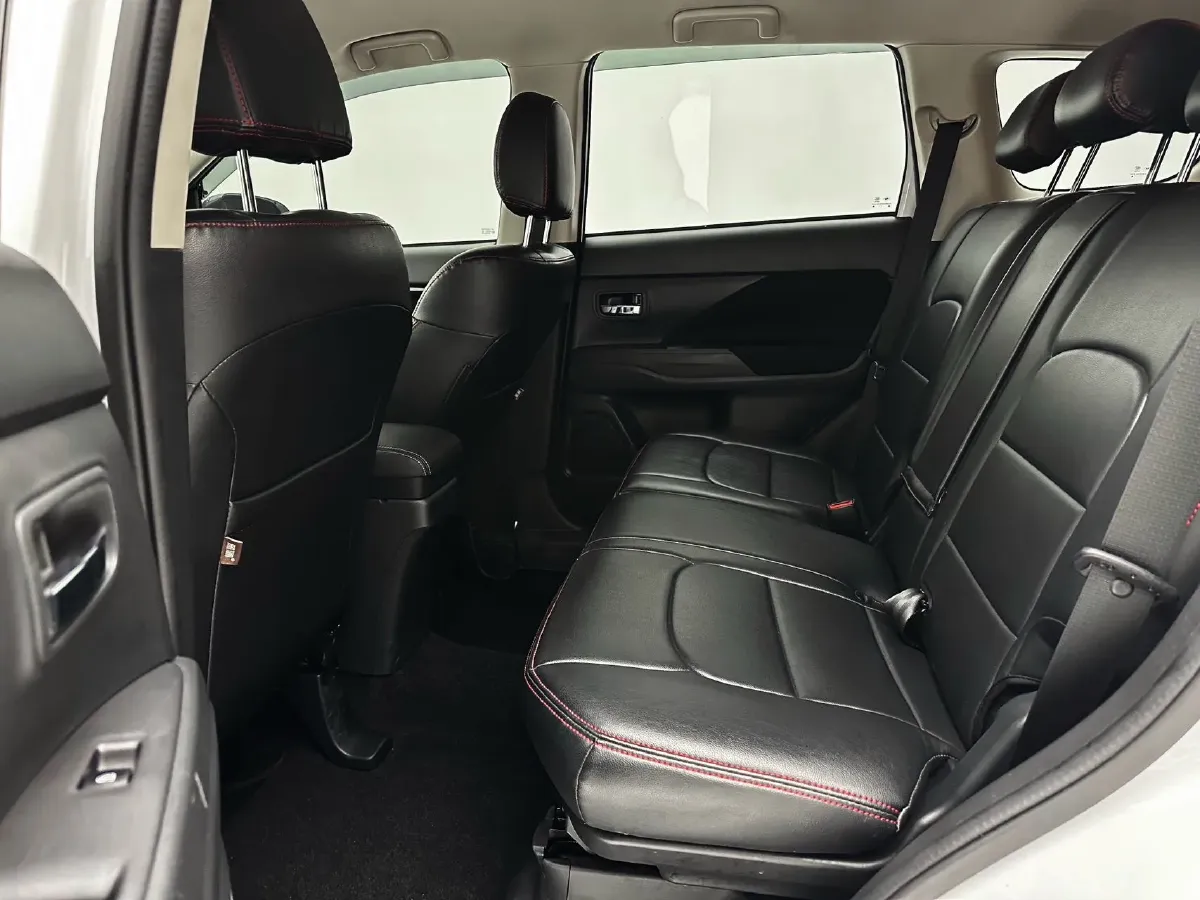 2021 Mitsubishi Outlander 2.0L 166HP L4 CVT,autocango,china used car exporter,china ev exporter,chinese used car exporter,chinese used ev exporter