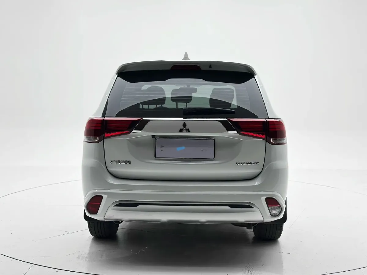 2021 Mitsubishi Outlander 2.0L 166HP L4 CVT,autocango,china used car exporter,china ev exporter,chinese used car exporter,chinese used ev exporter