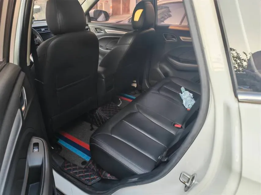 2018 Roewe i6 1.5T 169HP L4 7DCT,autocango,china used car exporter,china ev exporter,chinese used car exporter,chinese used ev exporter