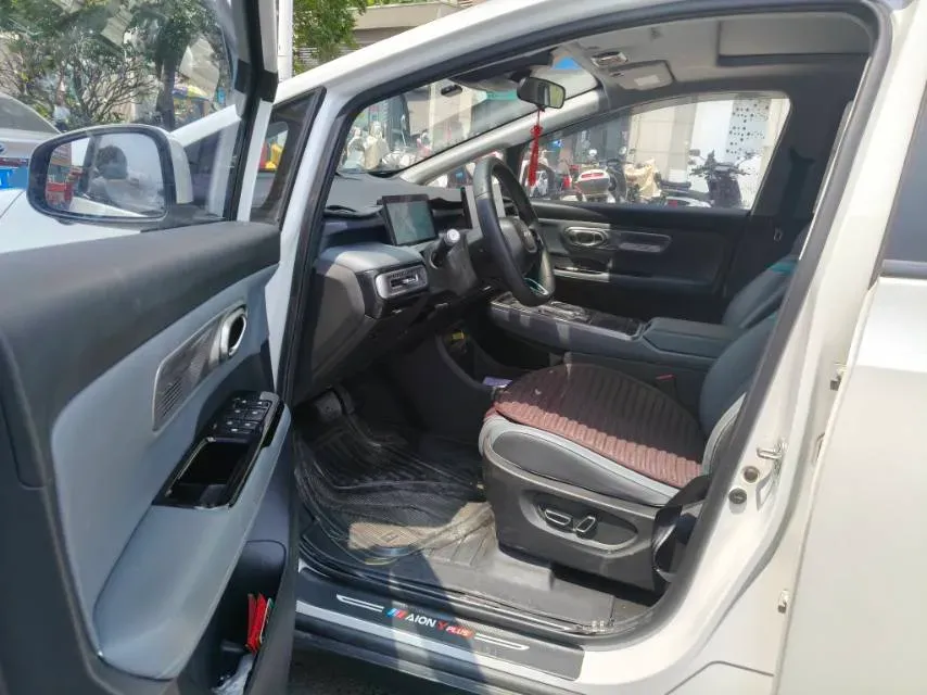 2022 Geely Okavango 1.8T 184HP L4 7DCT,autocango,china used car exporter,china ev exporter,chinese used car exporter,chinese used ev exporter