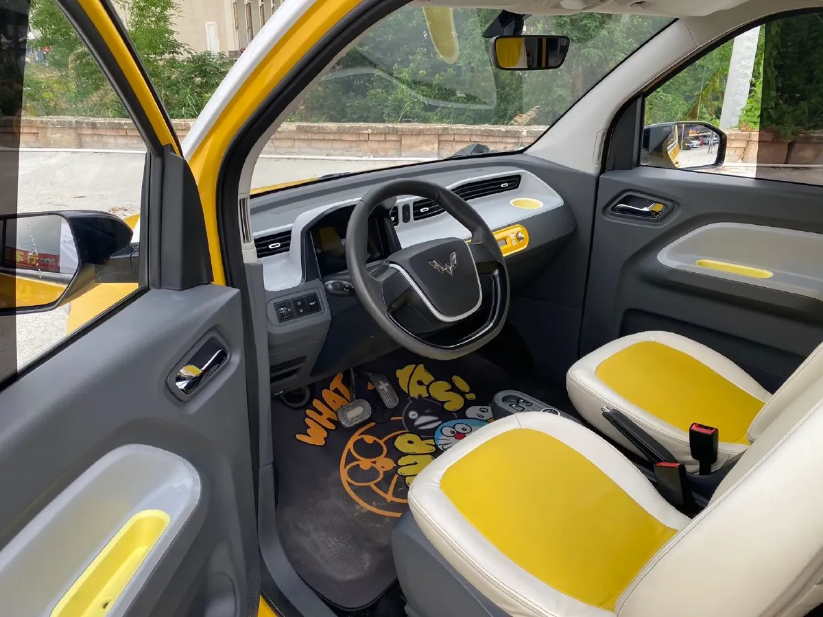 2021 WuLing HongGuang MINI EV BEV 13.9KWH,autocango,china used car exporter,china ev exporter,chinese used car exporter,chinese used ev exporter