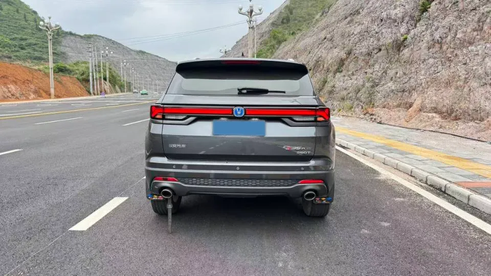 2022 ChangAn CS35 Plus 1.4T 160HP L4 7DCT,autocango,china used car exporter,china ev exporter,chinese used car exporter,chinese used ev exporter