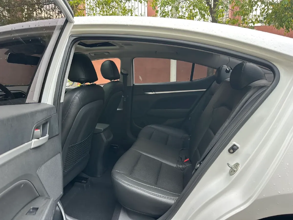 2016 Hyundai Elantra 1.6L 128HP L4 6MT,autocango,china used car exporter,china ev exporter,chinese used car exporter,chinese used ev exporter