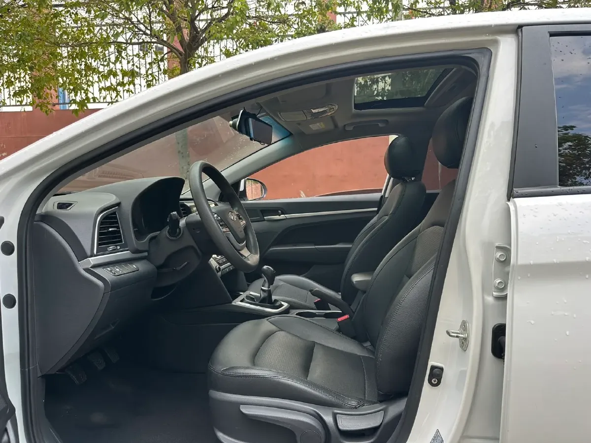 2016 Hyundai Elantra 1.6L 128HP L4 6MT,autocango,china used car exporter,china ev exporter,chinese used car exporter,chinese used ev exporter