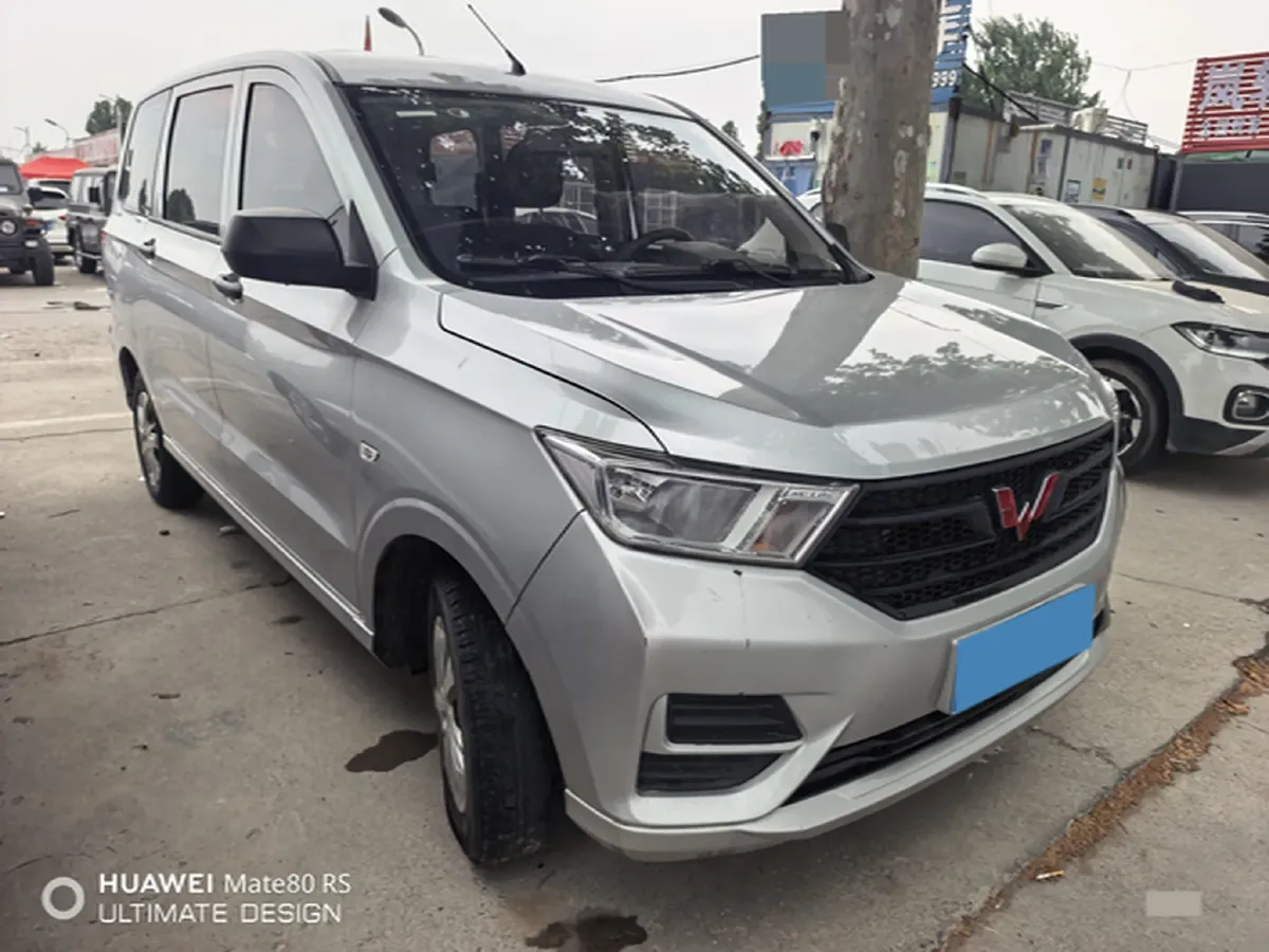 2021 WuLing HongGuang 1.5L 99HP L4 6MT,autocango,china used car exporter,china ev exporter,chinese used car exporter,chinese used ev exporter
