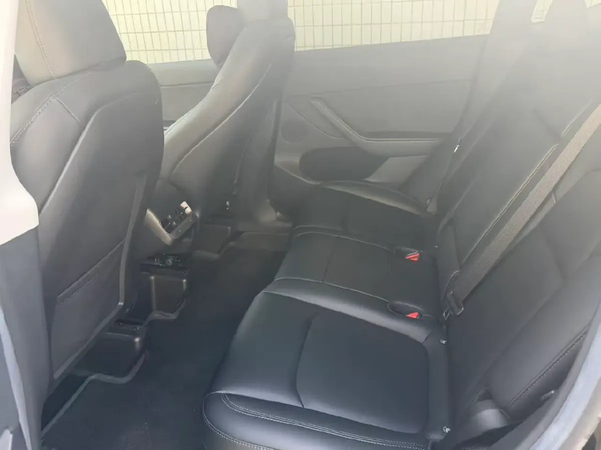 2022 Tesla Model Y BEV 60KWH,autocango,china used car exporter,china ev exporter,chinese used car exporter,chinese used ev exporter