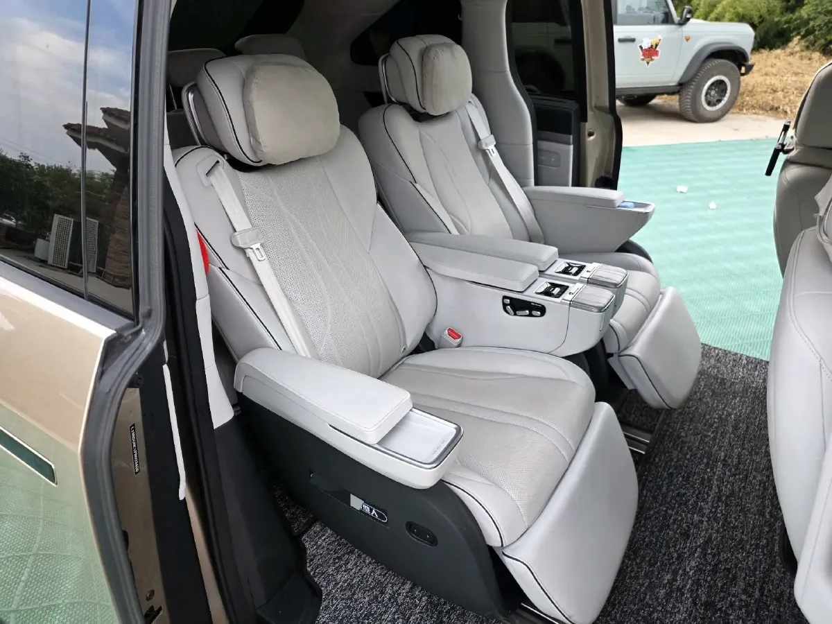 2024 Xpeng X9 BEV 101.5KWH,autocango,china used car exporter,china ev exporter,chinese used car exporter,chinese used ev exporter