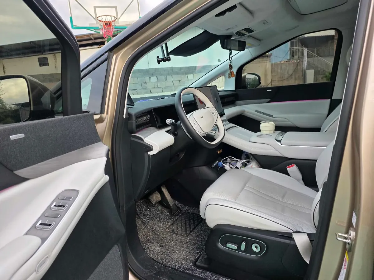 2024 Xpeng X9 BEV 101.5KWH,autocango,china used car exporter,china ev exporter,chinese used car exporter,chinese used ev exporter