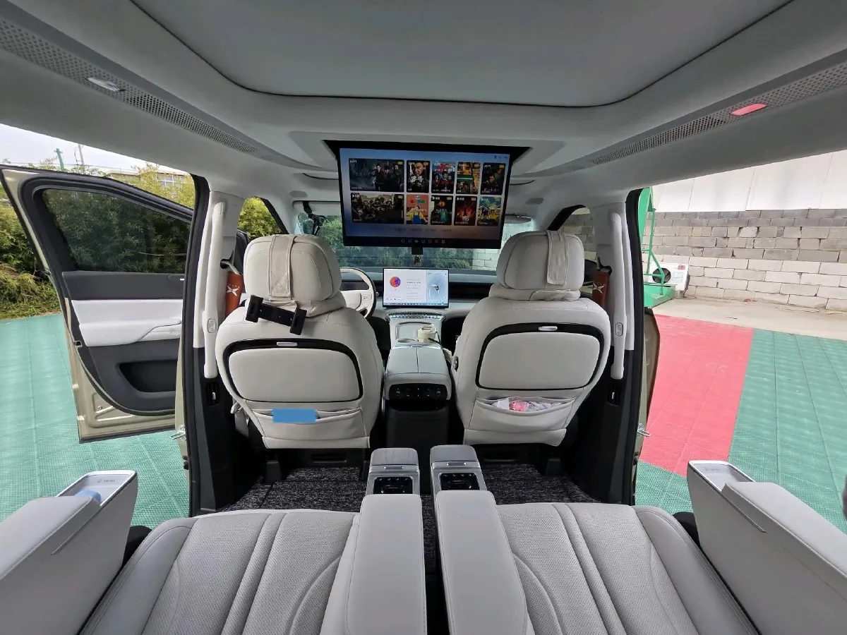 2024 Xpeng X9 BEV 101.5KWH,autocango,china used car exporter,china ev exporter,chinese used car exporter,chinese used ev exporter