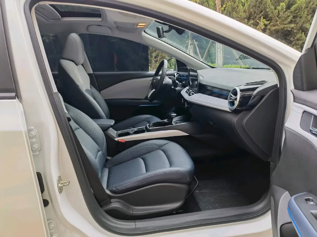 2023 Chevrolet Monza 1.5L 113HP L4 6DCT,autocango,china used car exporter,china ev exporter,chinese used car exporter,chinese used ev exporter