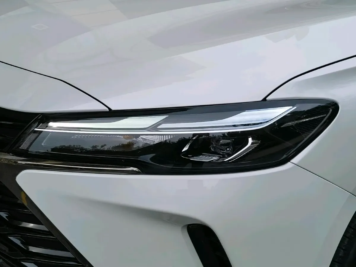 2023 Chevrolet Monza 1.5L 113HP L4 6DCT,autocango,china used car exporter,china ev exporter,chinese used car exporter,chinese used ev exporter