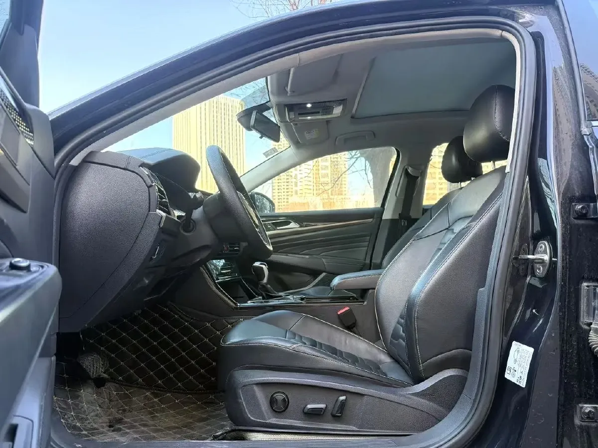 2021 Volkswagen Passat 2.0T 186HP L4 7DCT,autocango,china used car exporter,china ev exporter,chinese used car exporter,chinese used ev exporter