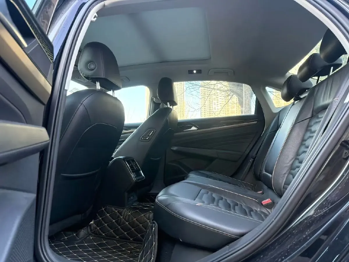 2021 Volkswagen Passat 2.0T 186HP L4 7DCT,autocango,china used car exporter,china ev exporter,chinese used car exporter,chinese used ev exporter