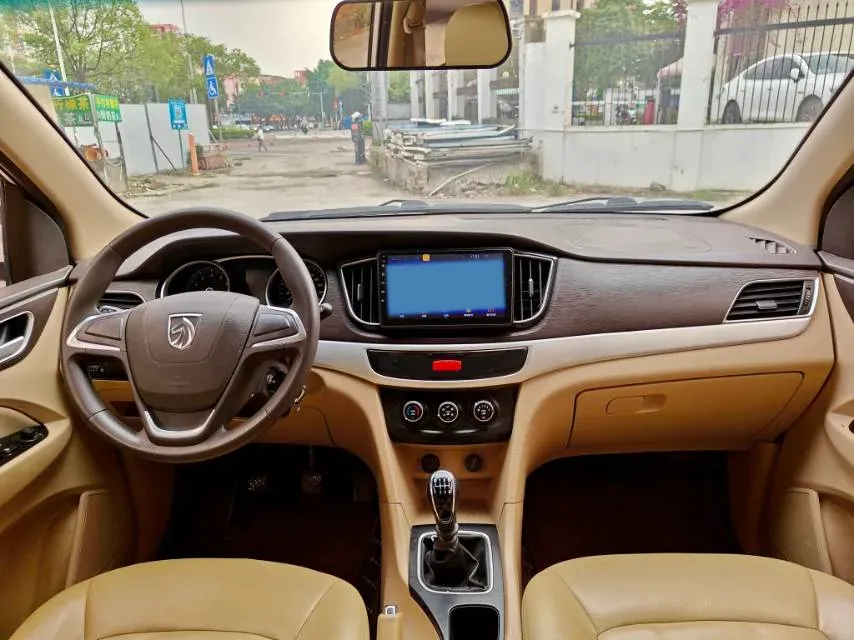 2019 BaoJun 730 1.5L 105HP L4 6MT,autocango,china used car exporter,china ev exporter,chinese used car exporter,chinese used ev exporter