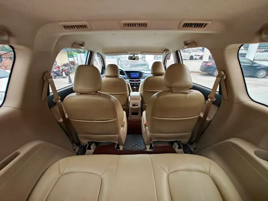 2019 BaoJun 730 1.5L 105HP L4 6MT,autocango,china used car exporter,china ev exporter,chinese used car exporter,chinese used ev exporter