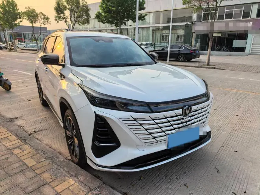 2024 ChangAn X7 PLUS 1.5T 188HP L4 7DCT,autocango,china used car exporter,china ev exporter,chinese used car exporter,chinese used ev exporter