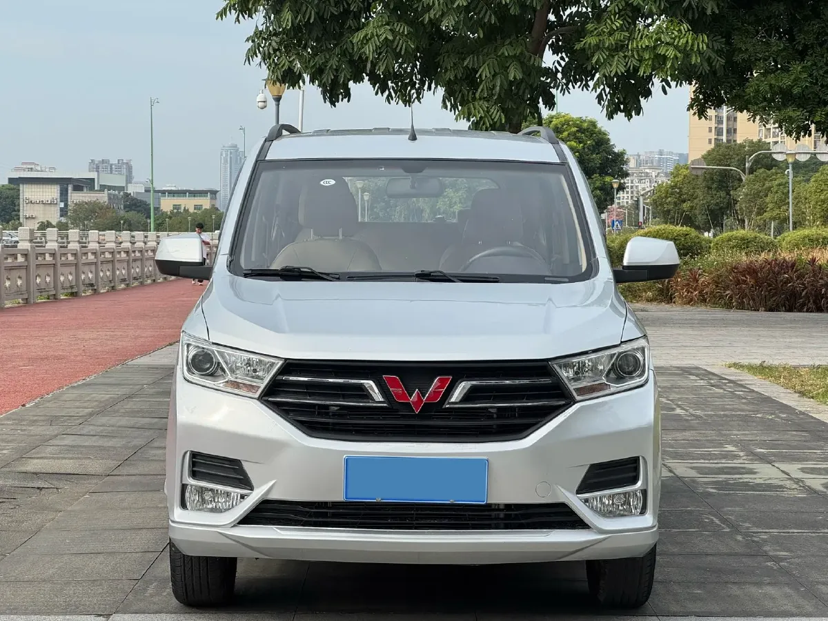 2018 WuLing HongGuang 1.5L 105HP L4 5MT,autocango,china used car exporter,china ev exporter,chinese used car exporter,chinese used ev exporter