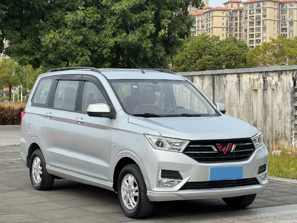 2018 WuLing HongGuang 1.5L 105HP L4 5MT,autocango,china used car exporter,china ev exporter,chinese used car exporter,chinese used ev exporter