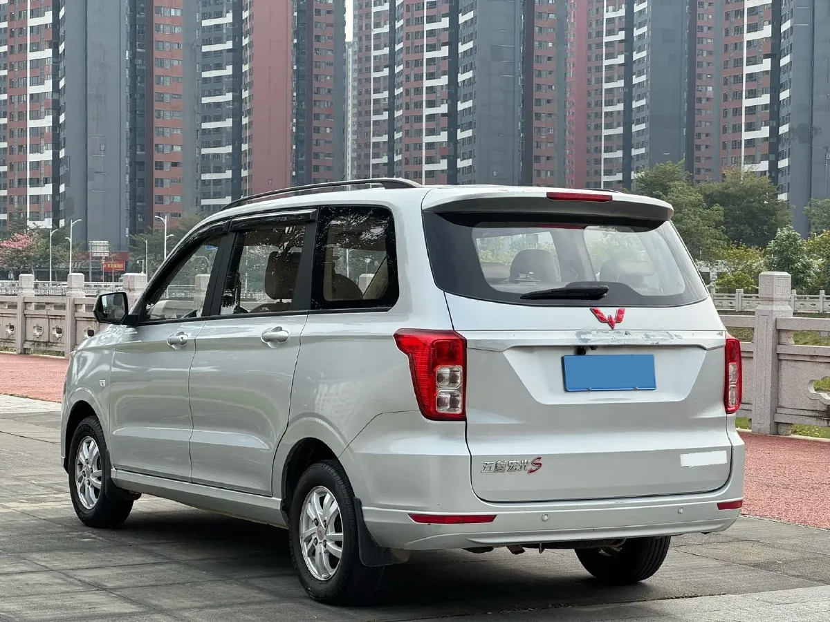 2018 WuLing HongGuang 1.5L 105HP L4 5MT,autocango,china used car exporter,china ev exporter,chinese used car exporter,chinese used ev exporter