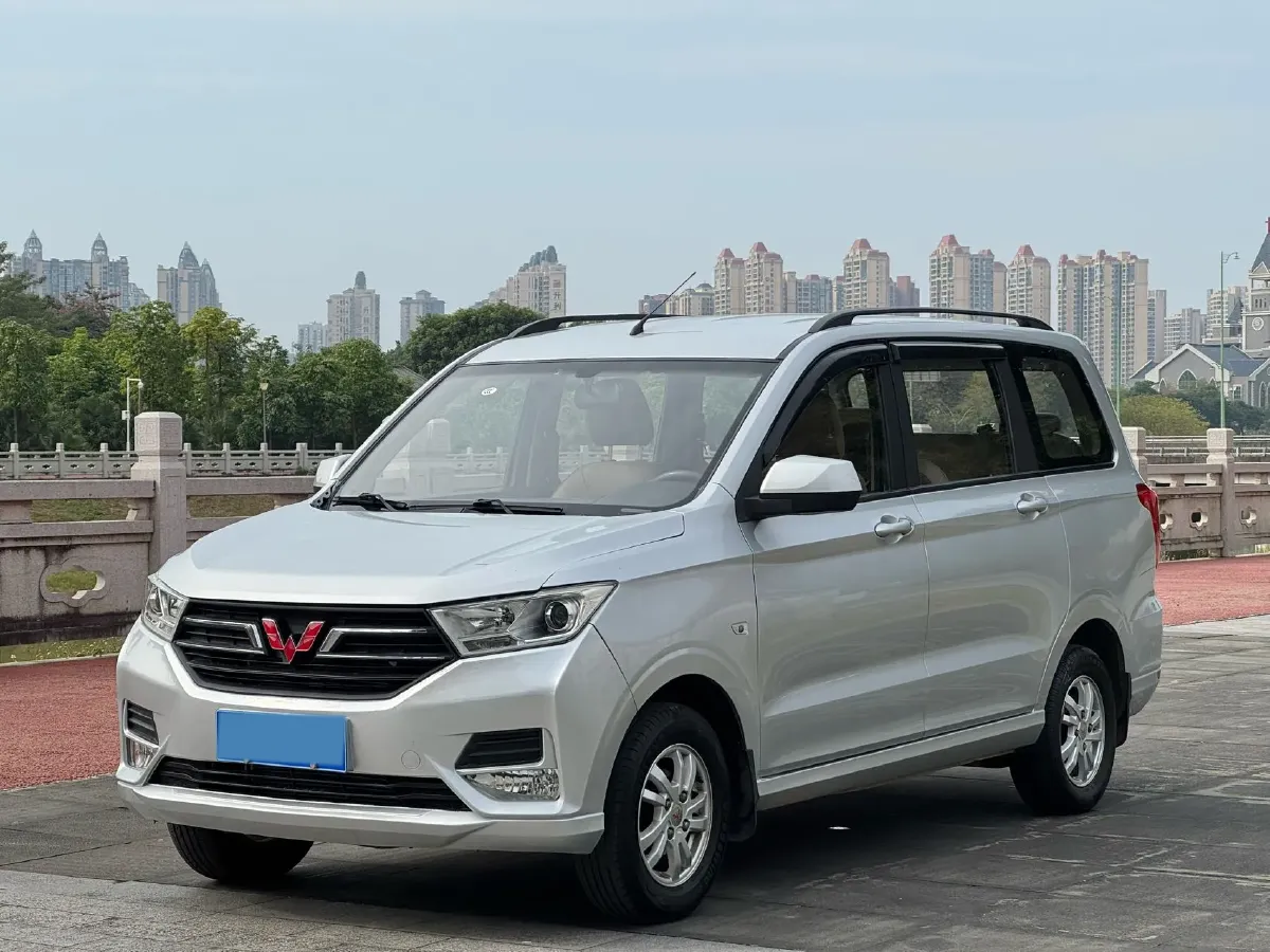2018 WuLing HongGuang 1.5L 105HP L4 5MT,autocango,china used car exporter,china ev exporter,chinese used car exporter,chinese used ev exporter