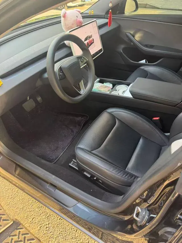 2025 Tesla Model 3 BEV 62.5KWH,autocango,china used car exporter,china ev exporter,chinese used car exporter,chinese used ev exporter