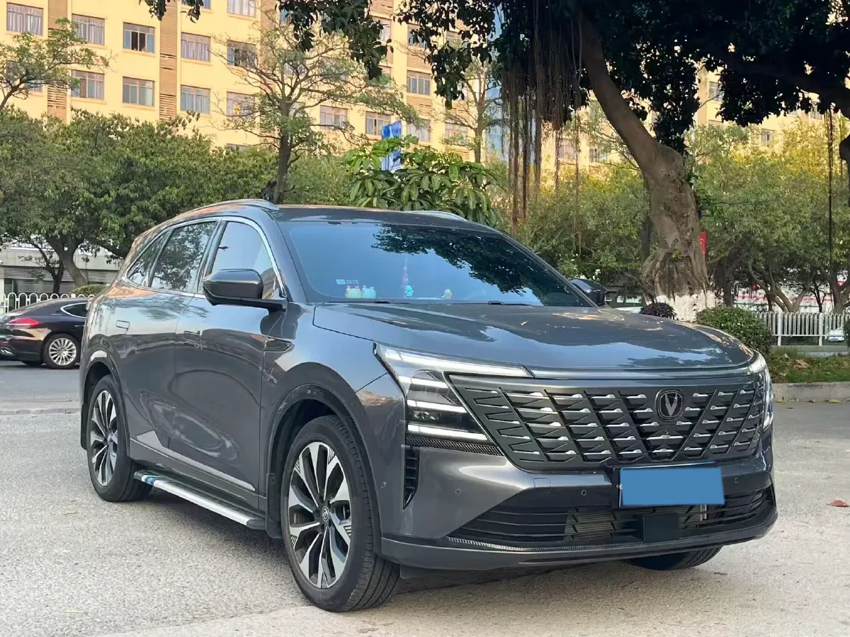 2025 ChangAn CS75 Plus 2.0T 233HP L4 8AT,autocango,china used car exporter,china ev exporter,chinese used car exporter,chinese used ev exporter