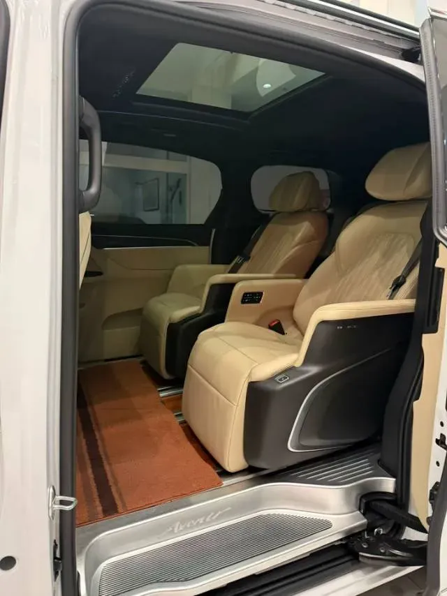 2022 Buick GL8 2.0T 237HP L4 9AT,autocango,china used car exporter,china ev exporter,chinese used car exporter,chinese used ev exporter