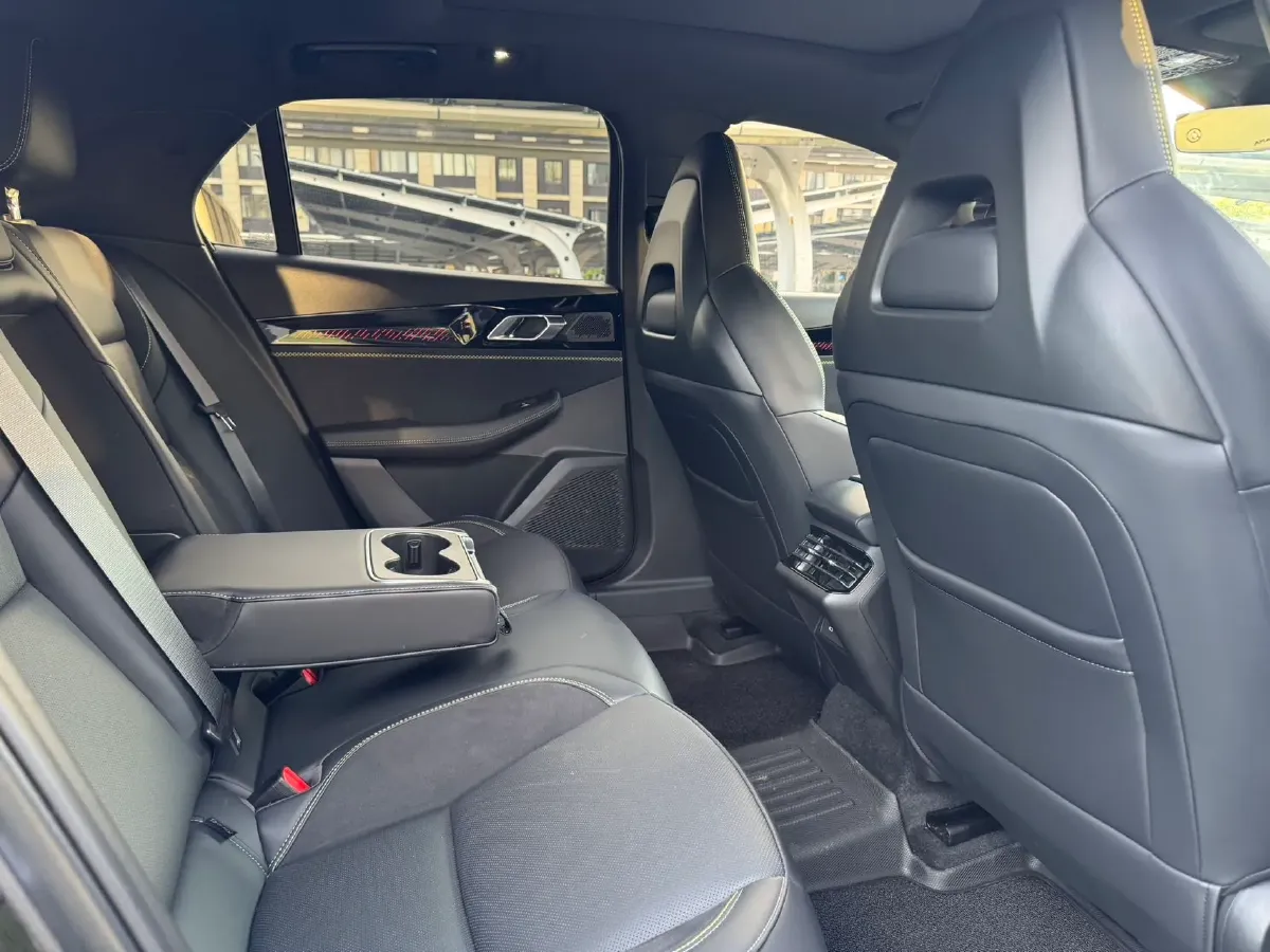 2025 LYNK&CO 03 2.0T 254HP L4 7DCT,autocango,china used car exporter,china ev exporter,chinese used car exporter,chinese used ev exporter