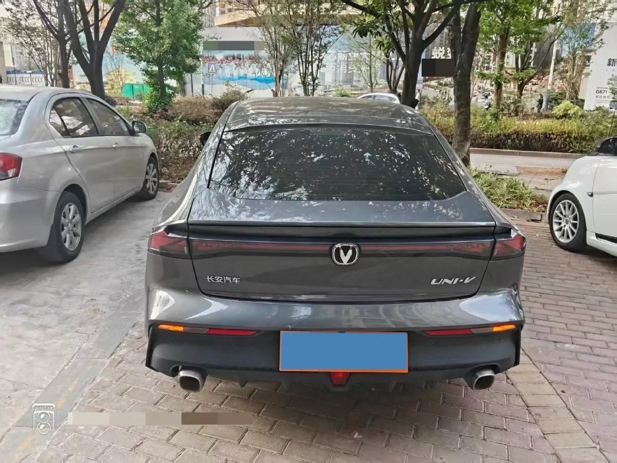 2023 ChangAn UNI-V 1.5T 188HP L4 7DCT,autocango,china used car exporter,china ev exporter,chinese used car exporter,chinese used ev exporter