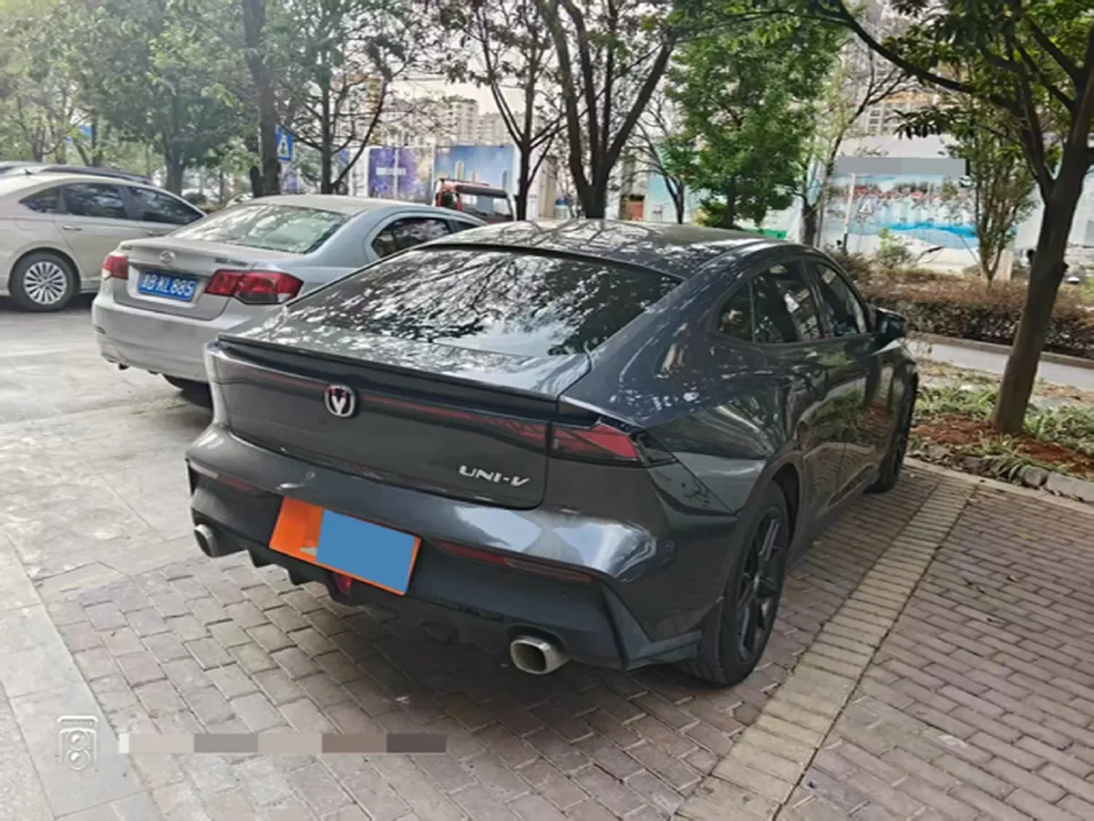 2023 ChangAn UNI-V 1.5T 188HP L4 7DCT,autocango,china used car exporter,china ev exporter,chinese used car exporter,chinese used ev exporter