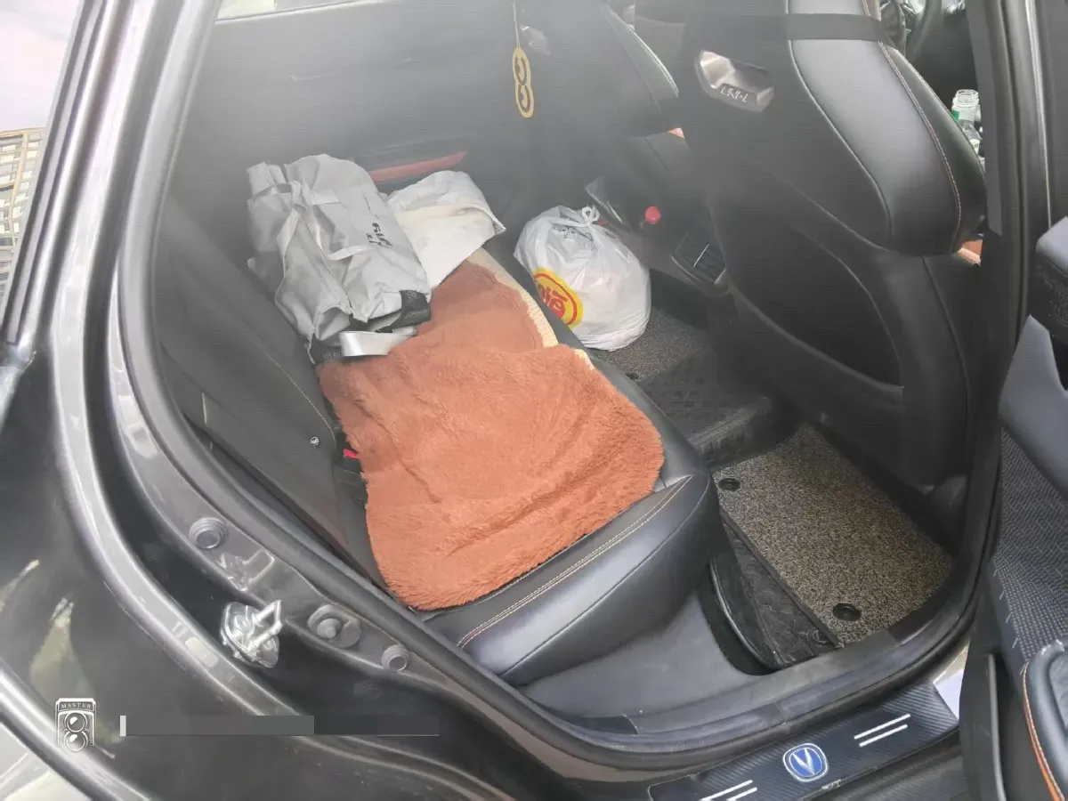 2023 ChangAn UNI-V 1.5T 188HP L4 7DCT,autocango,china used car exporter,china ev exporter,chinese used car exporter,chinese used ev exporter