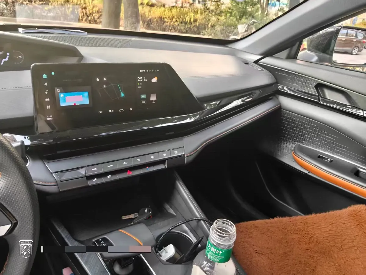 2023 ChangAn UNI-V 1.5T 188HP L4 7DCT,autocango,china used car exporter,china ev exporter,chinese used car exporter,chinese used ev exporter