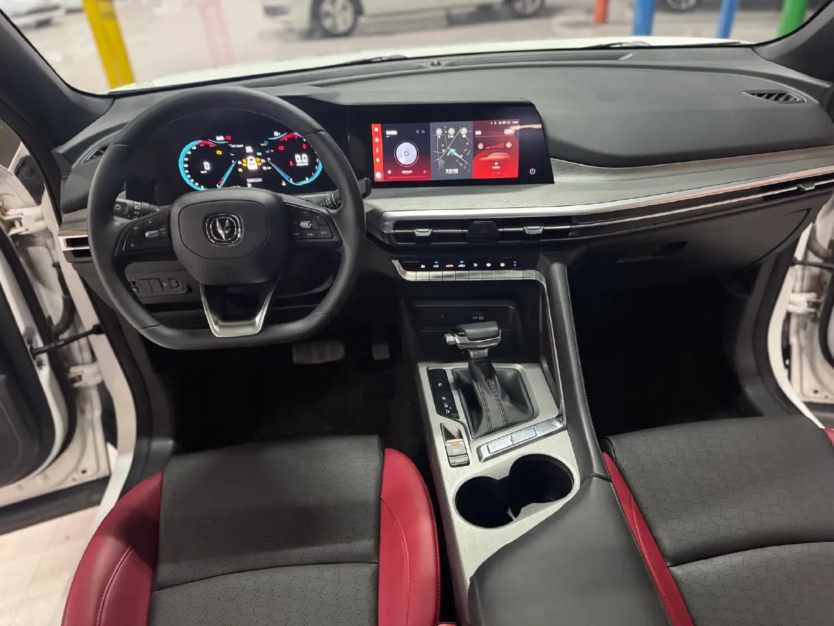 2022 ChangAn CS35 Plus 1.4T 160HP L4 7DCT,autocango,china used car exporter,china ev exporter,chinese used car exporter,chinese used ev exporter