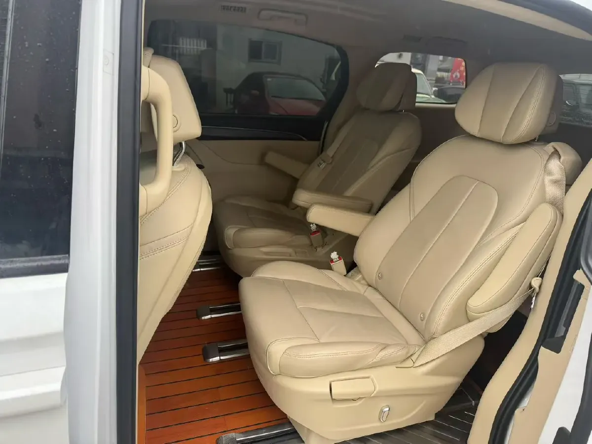 2022 Buick GL8 2.0T 237HP L4 9AT,autocango,china used car exporter,china ev exporter,chinese used car exporter,chinese used ev exporter