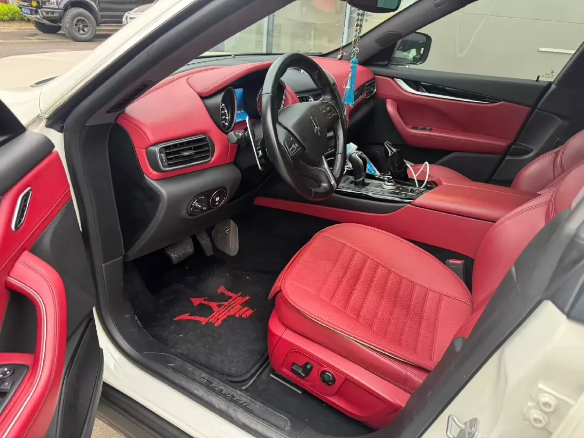 2018 Maserati Levante 3.0T 350HP V6 8AT,autocango,china used car exporter,china ev exporter,chinese used car exporter,chinese used ev exporter