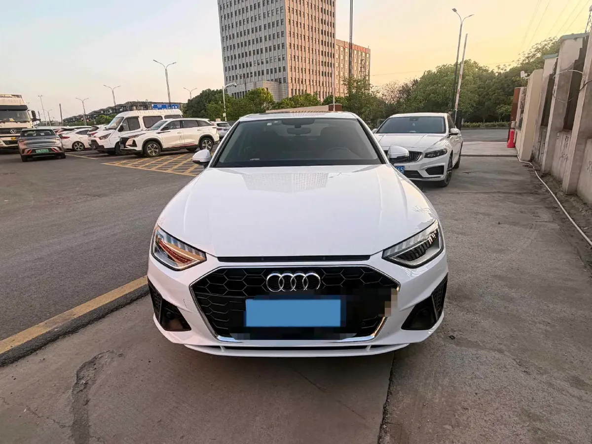 2020 Audi A4L 2.0T 190HP L4 7DCT,autocango,china used car exporter,china ev exporter,chinese used car exporter,chinese used ev exporter