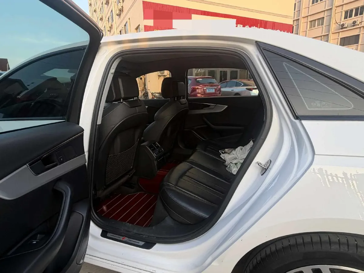 2020 Audi A4L 2.0T 190HP L4 7DCT,autocango,china used car exporter,china ev exporter,chinese used car exporter,chinese used ev exporter