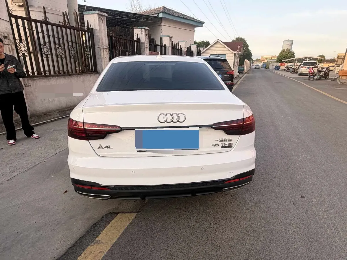 2020 Audi A4L 2.0T 190HP L4 7DCT,autocango,china used car exporter,china ev exporter,chinese used car exporter,chinese used ev exporter