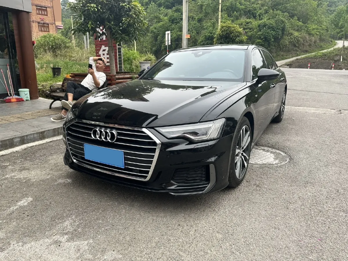 2021 Audi A6L 2.0T 190HP L4 7DCT,autocango,china used car exporter,china ev exporter,chinese used car exporter,chinese used ev exporter
