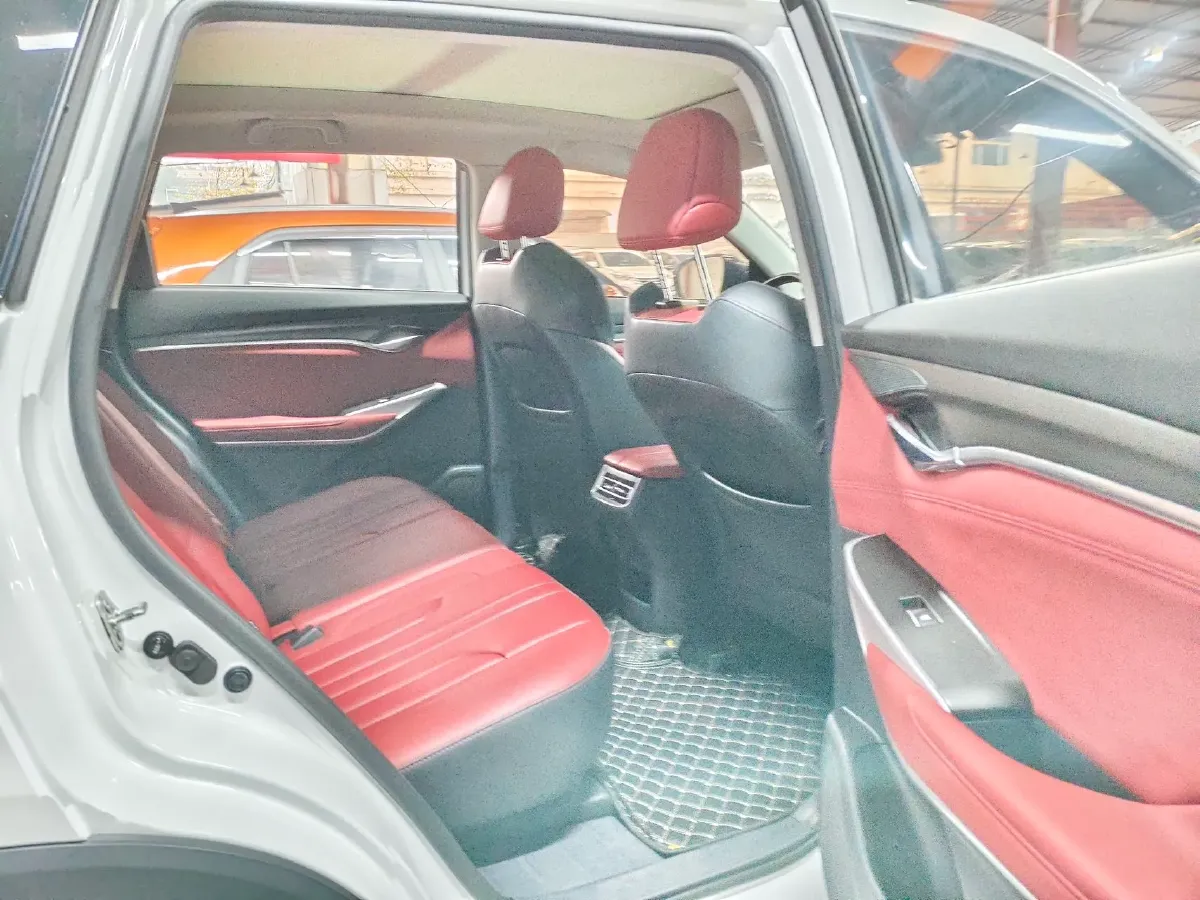 2022 ChangAn CS75 Plus 1.5T 178HP L4 6AT,autocango,china used car exporter,china ev exporter,chinese used car exporter,chinese used ev exporter