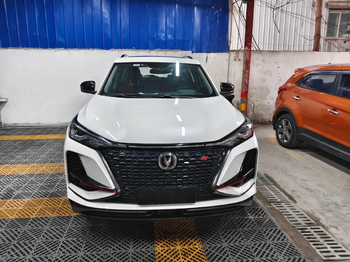 2022 ChangAn CS75 Plus 1.5T 178HP L4 6AT,autocango,china used car exporter,china ev exporter,chinese used car exporter,chinese used ev exporter