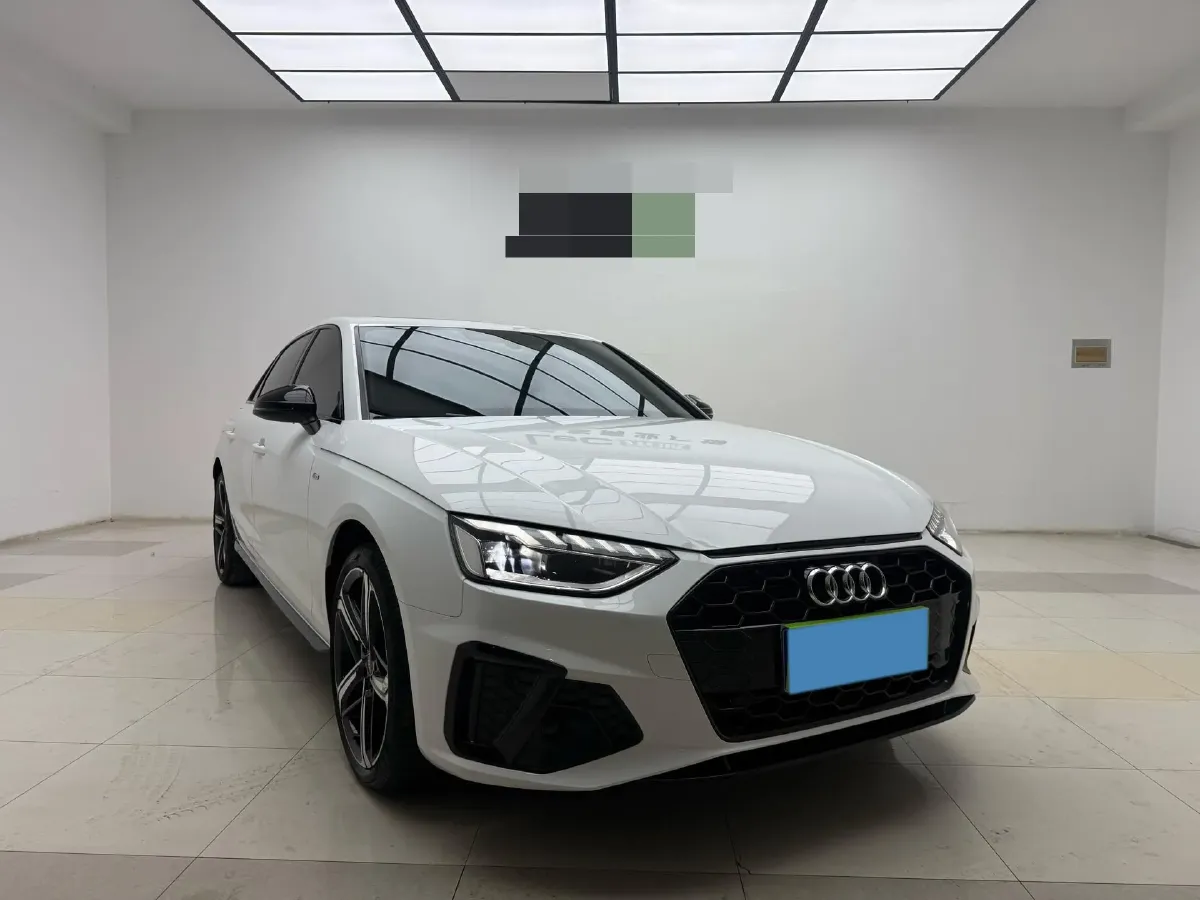 2024 Audi A4L 2.0T 190HP L4 7DCT,autocango,china used car exporter,china ev exporter,chinese used car exporter,chinese used ev exporter