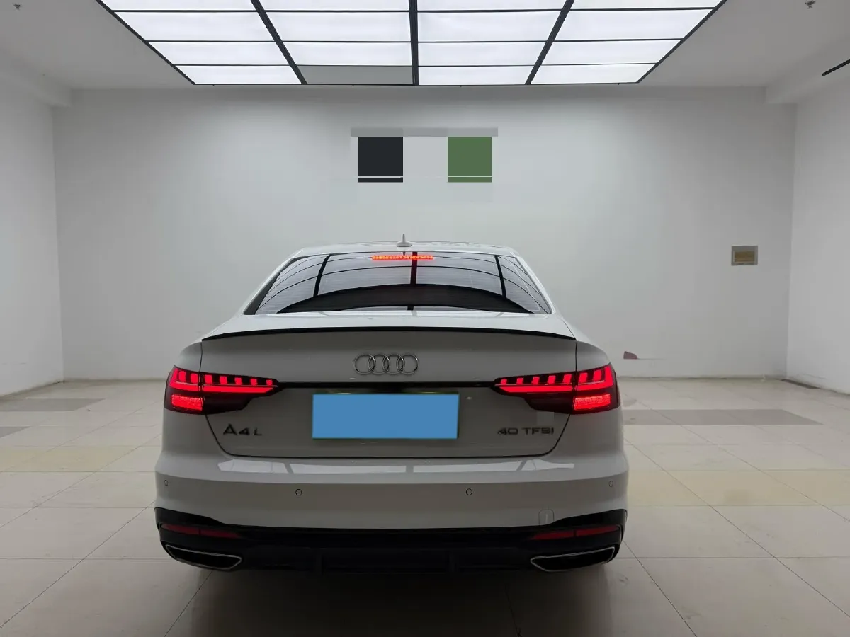 2024 Audi A4L 2.0T 190HP L4 7DCT,autocango,china used car exporter,china ev exporter,chinese used car exporter,chinese used ev exporter