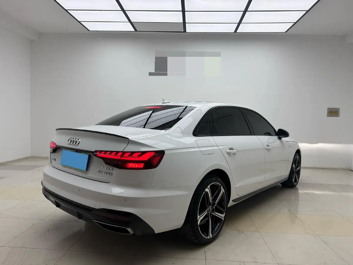 2024 Audi A4L 2.0T 190HP L4 7DCT,autocango,china used car exporter,china ev exporter,chinese used car exporter,chinese used ev exporter