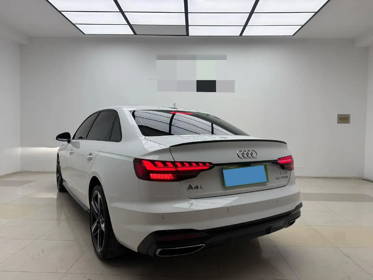 2024 Audi A4L 2.0T 190HP L4 7DCT,autocango,china used car exporter,china ev exporter,chinese used car exporter,chinese used ev exporter