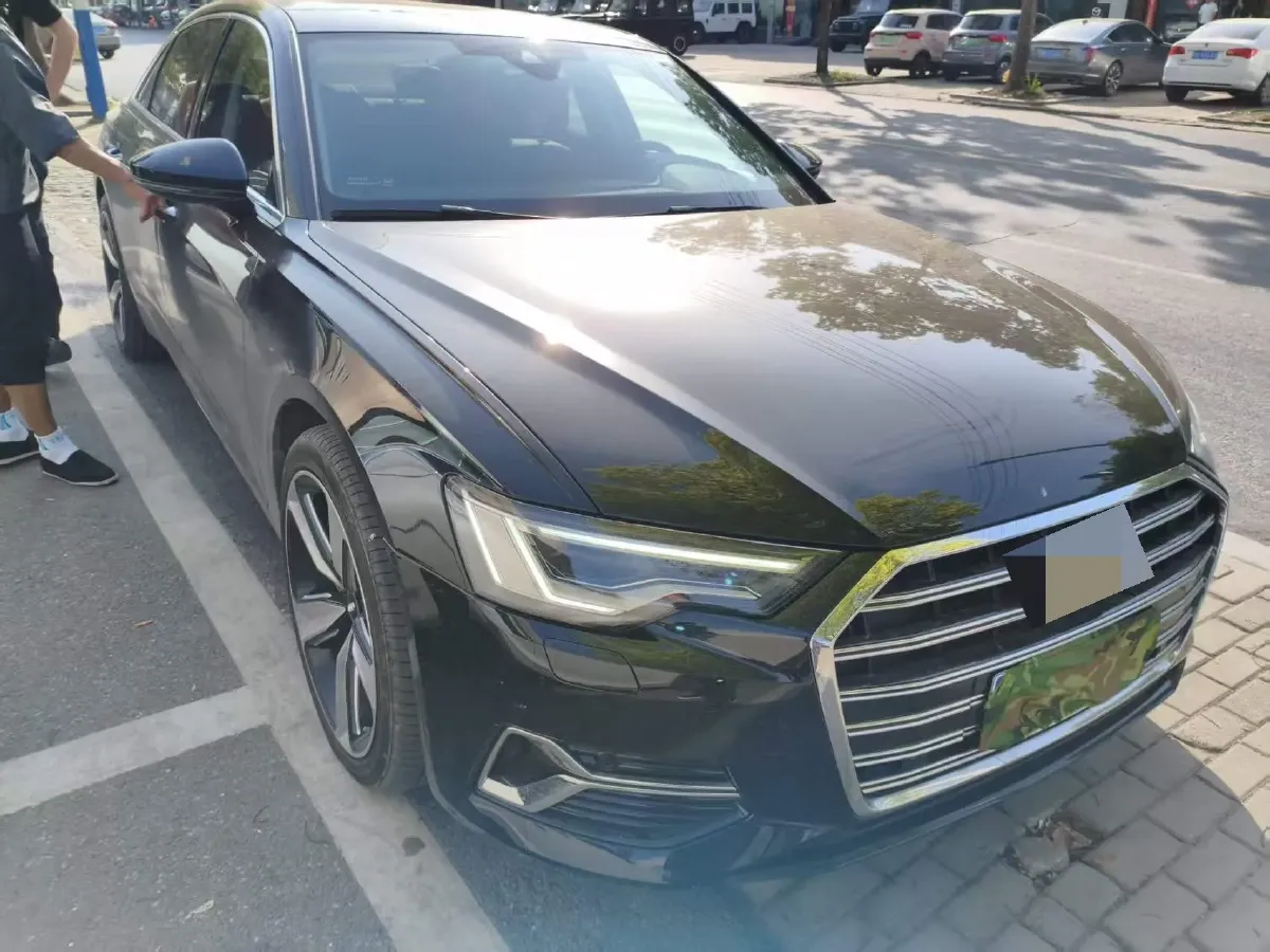 2024 Audi A6L 2.0T 190HP L4 7DCT,autocango,china used car exporter,china ev exporter,chinese used car exporter,chinese used ev exporter