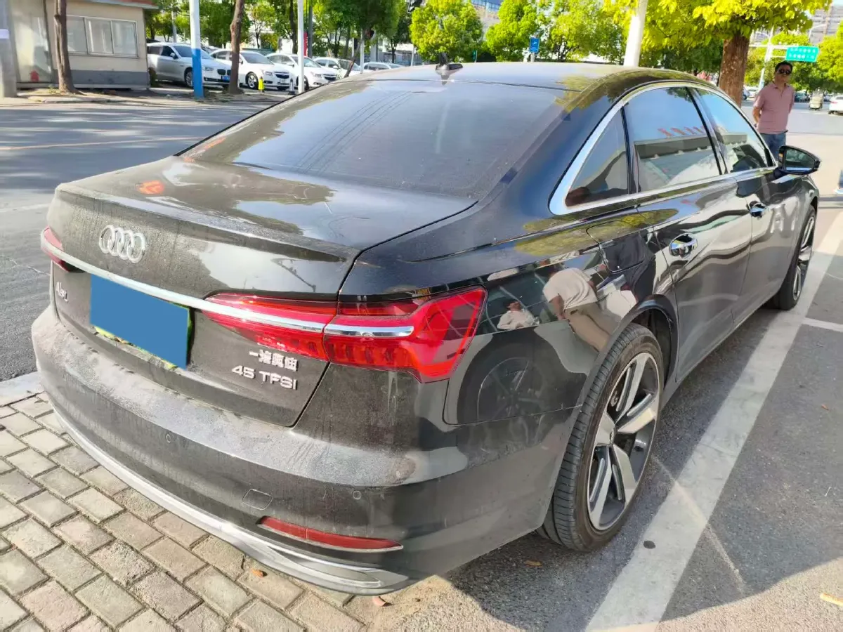 2024 Audi A6L 2.0T 190HP L4 7DCT,autocango,china used car exporter,china ev exporter,chinese used car exporter,chinese used ev exporter