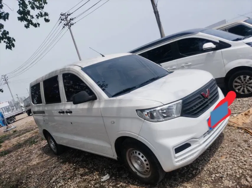 2019 WuLing HongGuang V 1.5L 99HP L4 6MT,autocango,china used car exporter,china ev exporter,chinese used car exporter,chinese used ev exporter