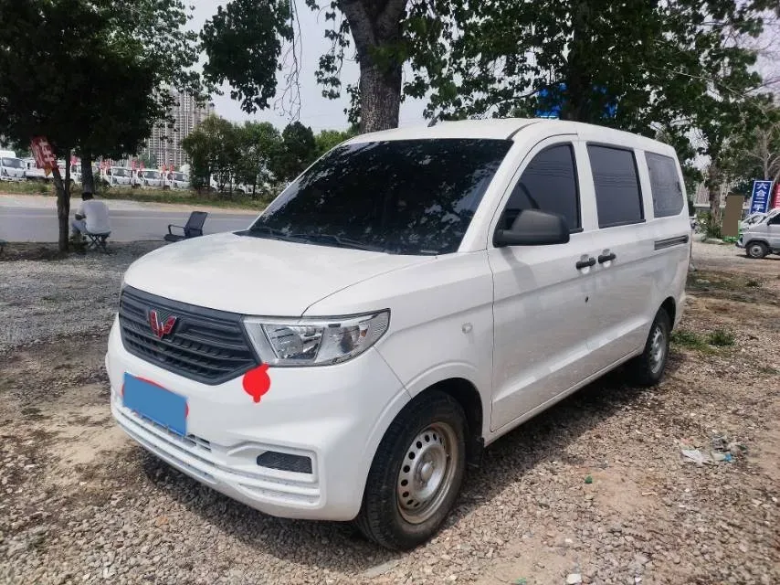 2019 WuLing HongGuang V 1.5L 99HP L4 6MT,autocango,china used car exporter,china ev exporter,chinese used car exporter,chinese used ev exporter